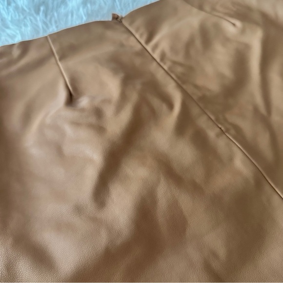 Olivaceous Faux Leather Mini Skirt – Camel Tan Utility Pockets, Size Small - Picture 11 of 16